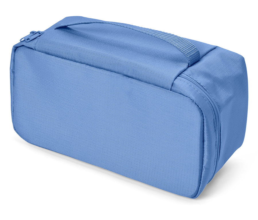 Trousse de toilette bleu clair avec fermeture éclair et poignée de transport sur fond blanc.