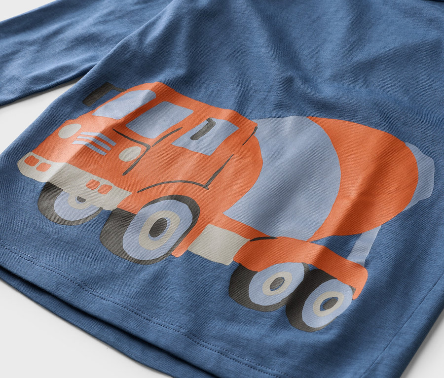 T-shirt bleu à manches longues avec motif de bétonnière.