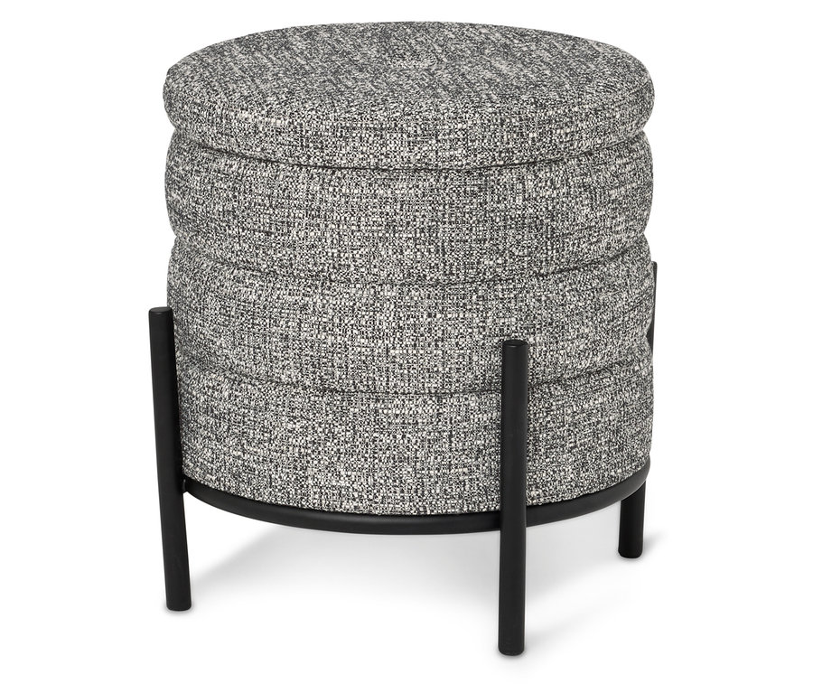 Un tabouret rond avec un revêtement en tissu gris et des pieds en métal noir.