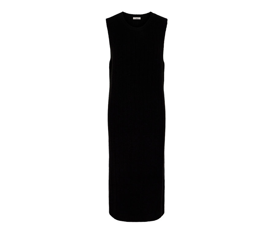 Robe en tricot côtelée noire.
