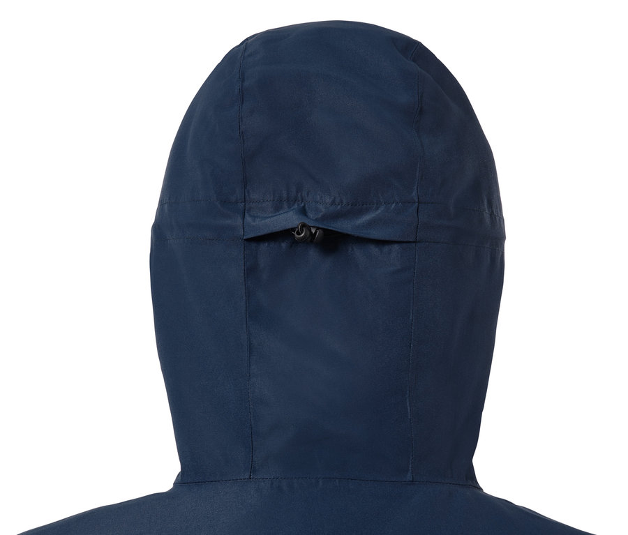 Gros plan sur la capuche d'une veste de ski verte.
