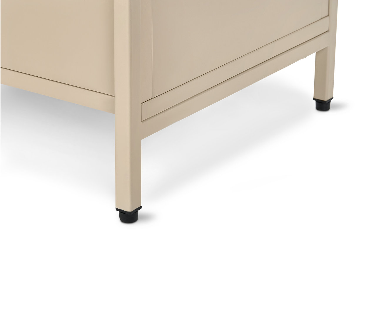 Gros plan sur le coin d'une console beige avec des pieds noirs.