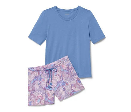 T-shirt bleu et un ensemble pyjama shorty à motif floral.