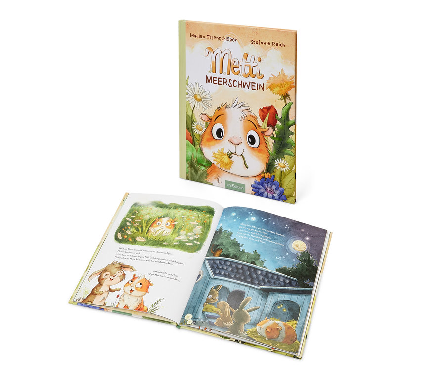 Un livre ouvert avec des illustrations et le livre « Metti, le cochon d’Inde » en arrière-plan.