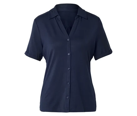 Chemise bleu marine à manches courtes boutonnée.