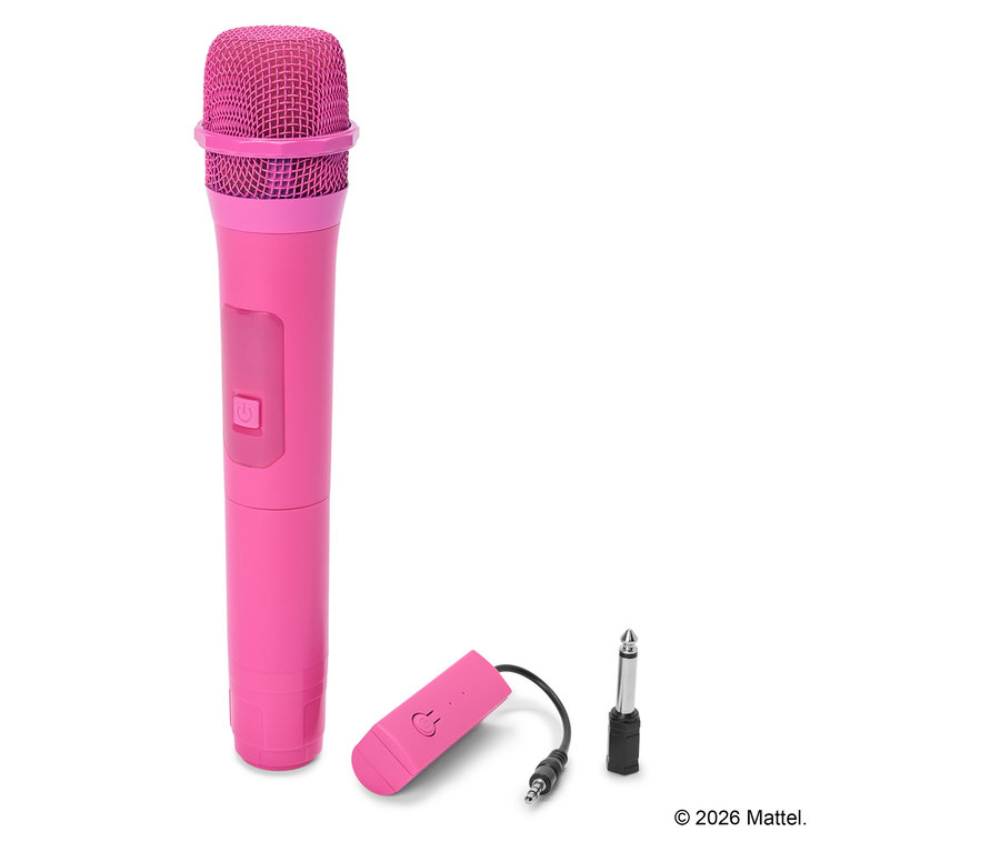 Microphone jouet rose avec récepteur et prise sur fond blanc.