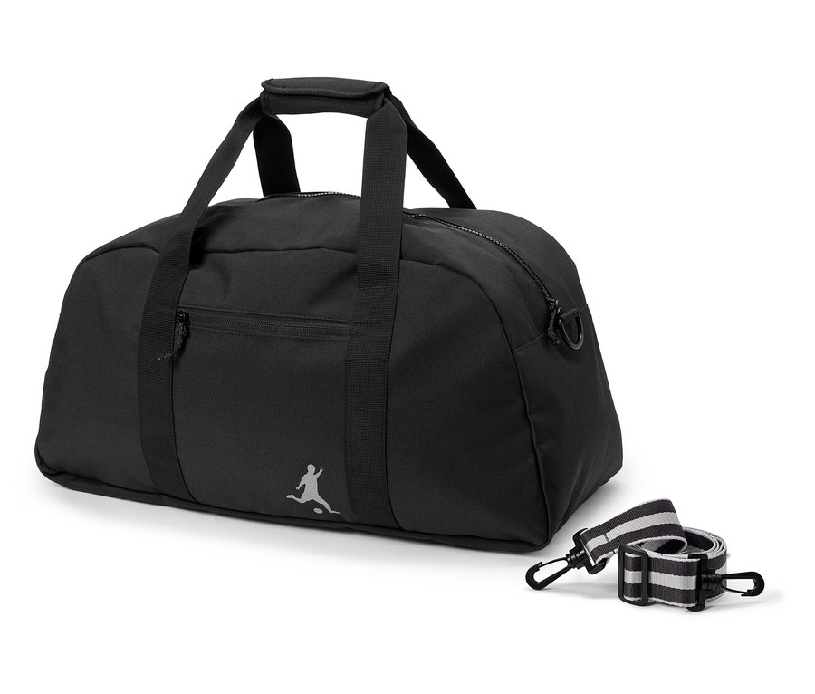 Un sac de sport noir avec des poignées et une bandoulière amovible posé sur un fond blanc.