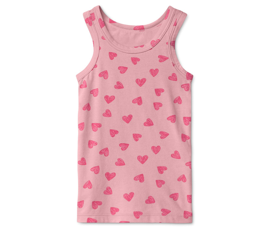 Débardeur rose à motifs de cœurs.
