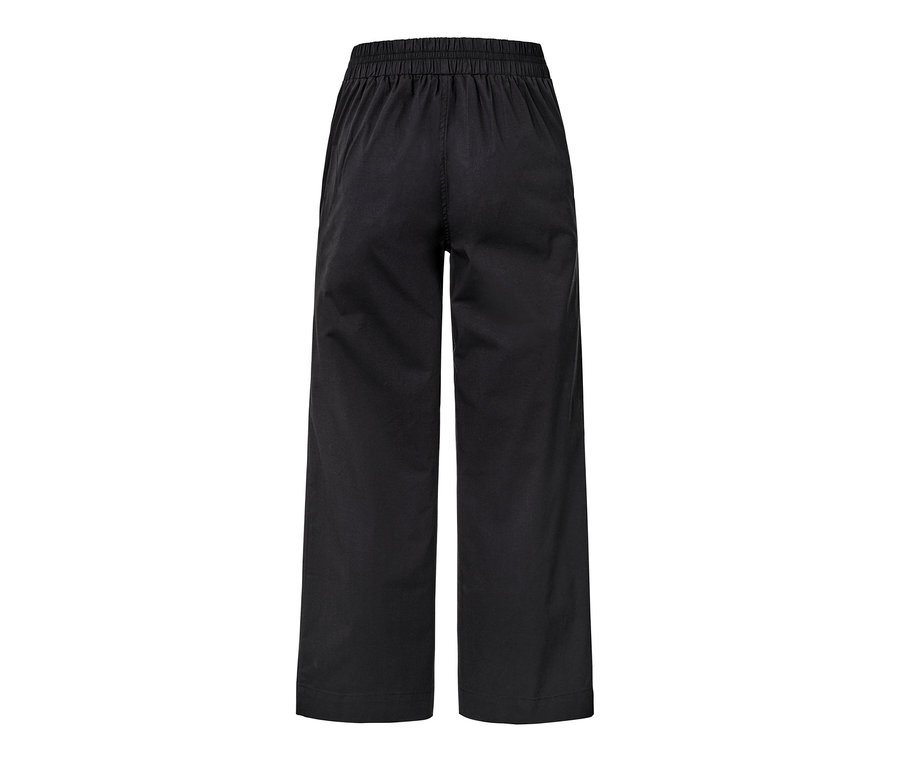 Un pantalon en popeline noire avec une taille élastique.
