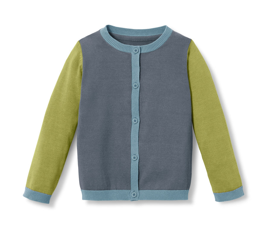 Veste en tricot pour bébé avec corps gris, manches vertes et bordures bleu clair.