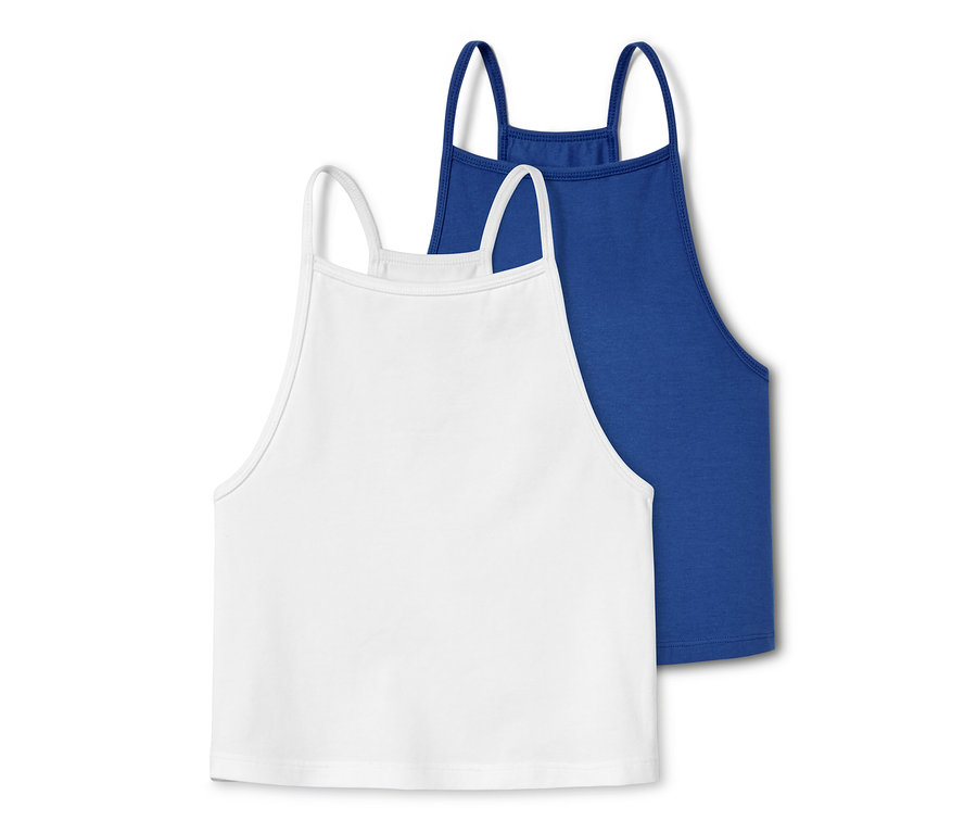 Deux hauts en coton bio : un blanc et un bleu.