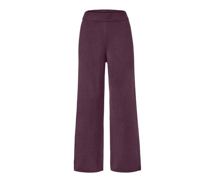 Pantalon d’intérieur en maille violet sur fond blanc.