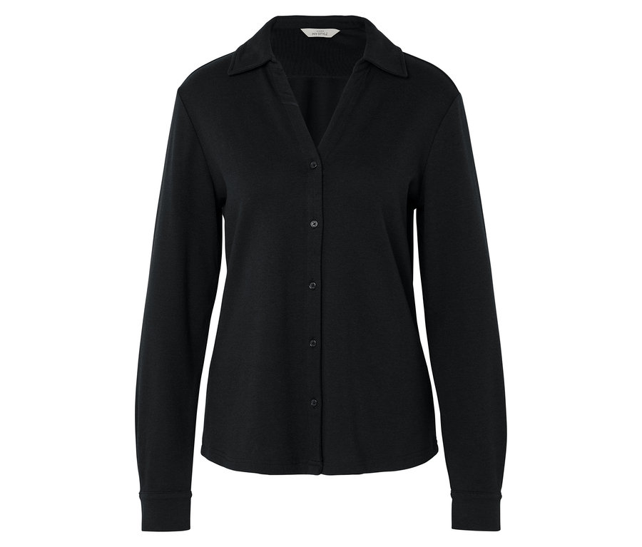 Chemise noire à manches longues avec boutons.