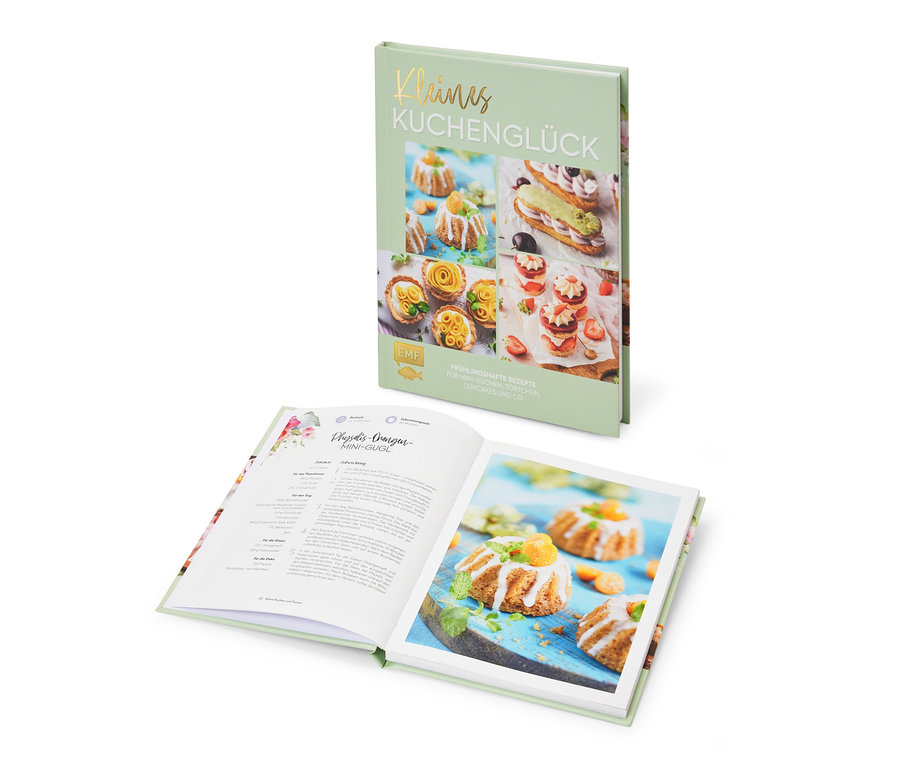 Image du livre «
Petit bonheur de pâtisserie
», ouvert à une page avec une image de mini-kouglofs.