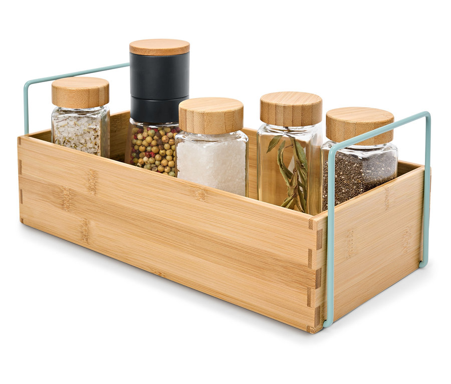 Boîte en bambou contenant cinq récipients en verre avec couvercles en bois naturel, contenant du sel, du poivre et des épices.