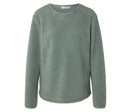 Un pull en polaire vert clair à manches longues est posé sur un fond blanc.