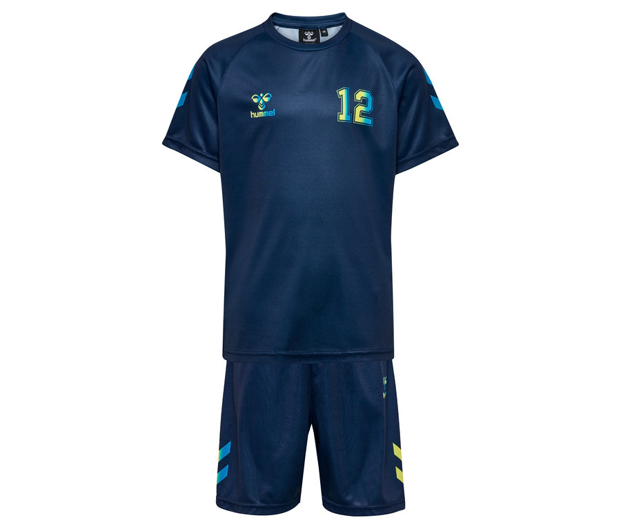 Ensemble maillot HUMMEL pour enfant HMLSHIMMER bleu marine avec numéro 12 et chevrons bleus sur les manches et les jambes.
