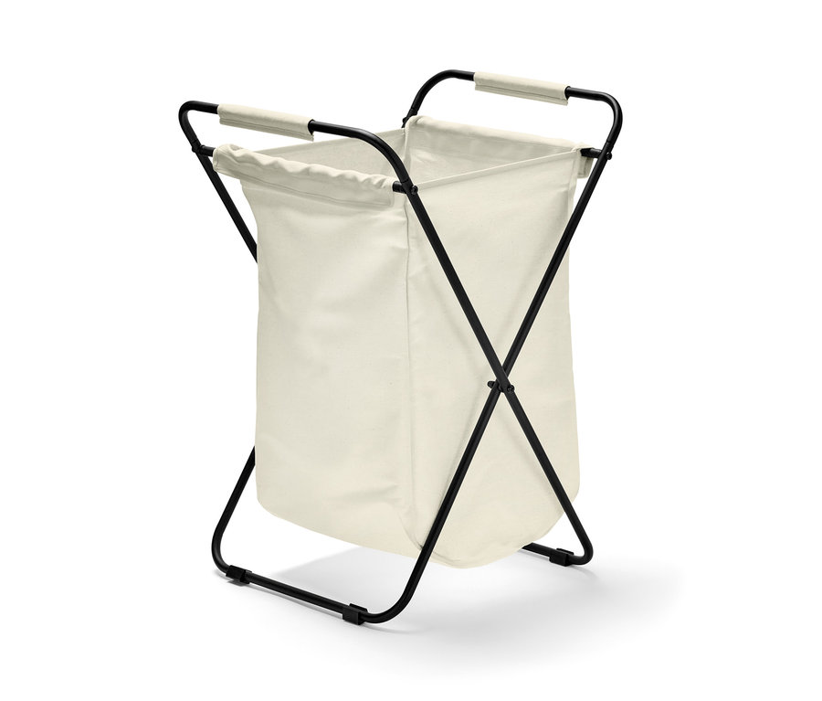 Panier à linge pliable avec sac en tissu beige et cadre en métal noir.