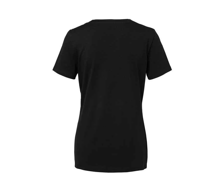 Gros plan du dos d'un t-shirt basique noir.