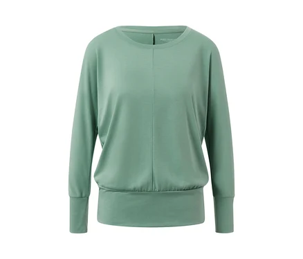 T-shirt de sport et de yoga vert sauge.