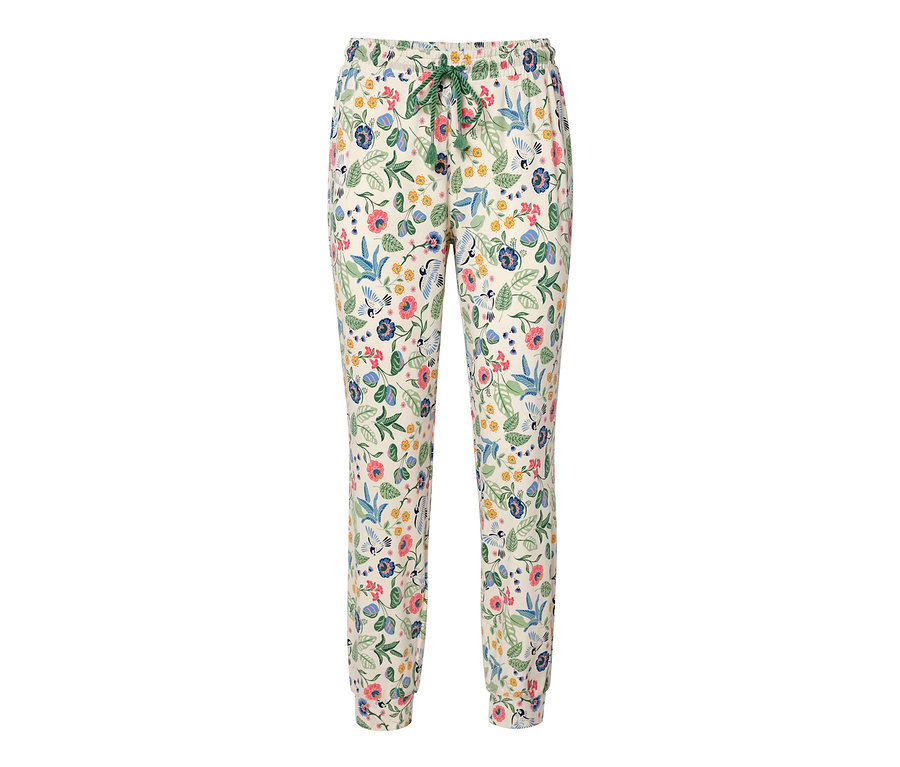 Pantalon de pyjama fleuri.