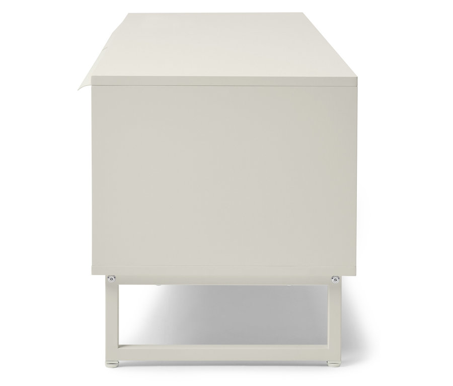 Table de chevet blanche avec plateau rectangulaire et pieds en métal.