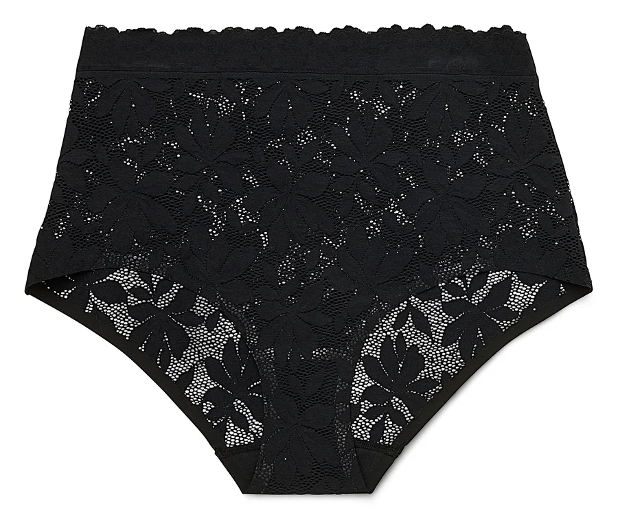 Culotte noire en dentelle à taille haute avec motif floral sur fond blanc.
