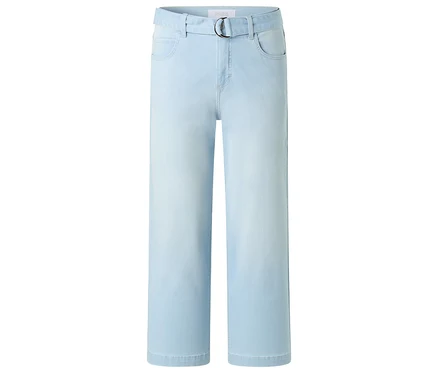 Jean ample clair avec ceinture.