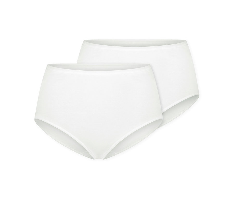 Deux culottes blanches taille haute, l'une légèrement derrière l'autre, sur fond blanc.