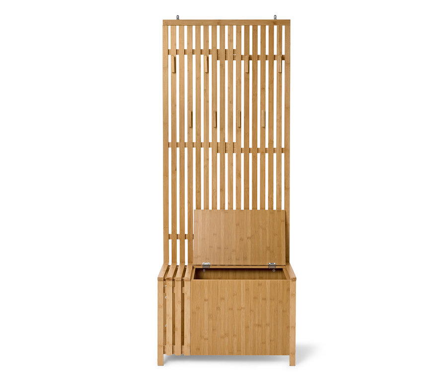 Garde-robe en bois clair avec couvercle rabattable et barre à crochets.
