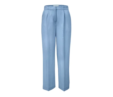 Pantalon tissé bleu clair sur fond blanc.