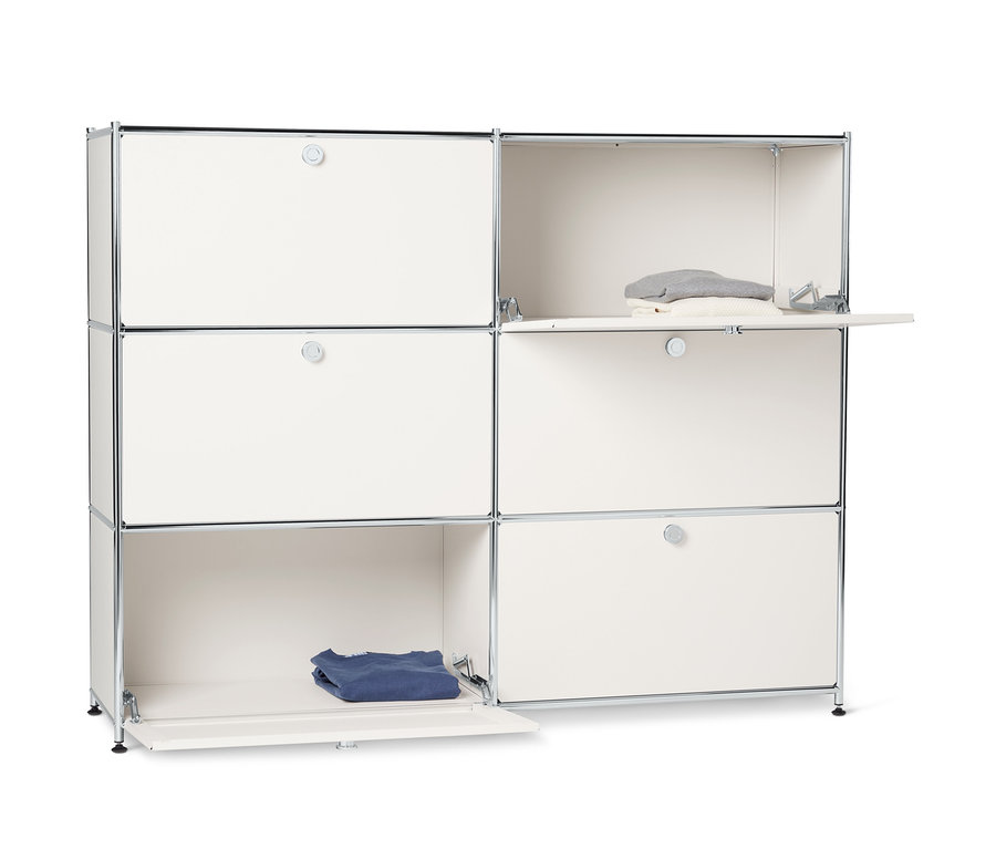 Commode en métal « CN3 » avec 6 compartiments à abattants, grande, blanche, dont deux sont ouverts.