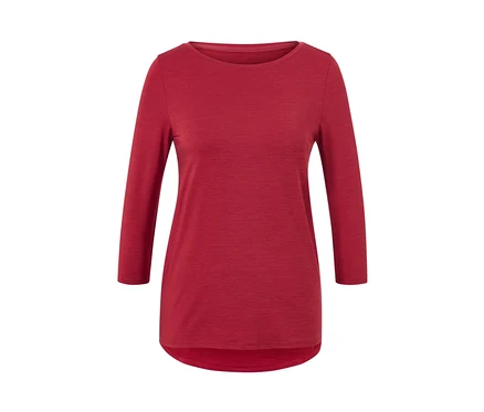 T-shirt technique rouge à manches 3/4.