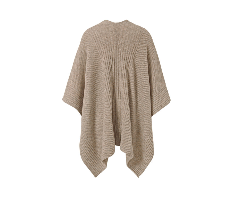 Cape en tricot beige.