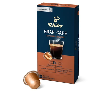 Un paquet de capsules Gran Café Espresso Leggero de Tchibo. L'emballage comporte une image d'une tasse à expresso et d'une capsule.