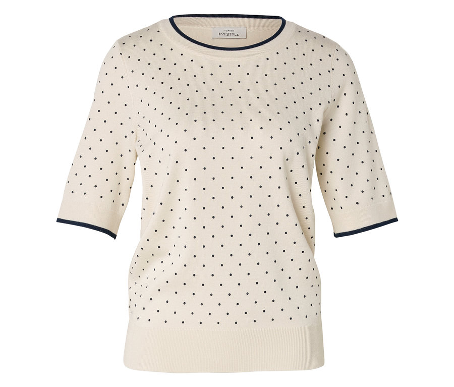 Pull crème à manches courtes avec des pois bleu marine et des bordures bleu marine à l'encolure et aux manches.