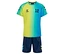L'ensemble maillot HUMMEL pour enfant HMLSHIMMER, vert citron, composé d'un maillot avec le numéro 12 et d'un short bleu marine, est posé sur un fond blanc.