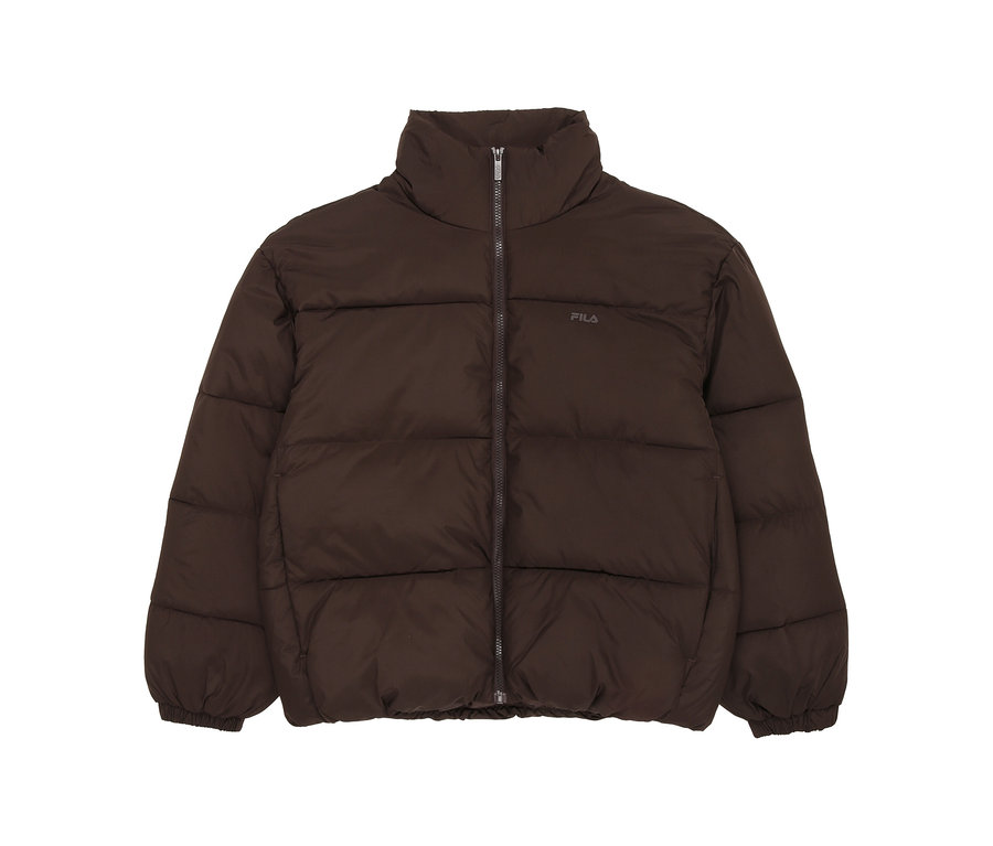 Veste matelassée FILA marron pour femme avec col montant, fermeture éclair et logo sur la poitrine.