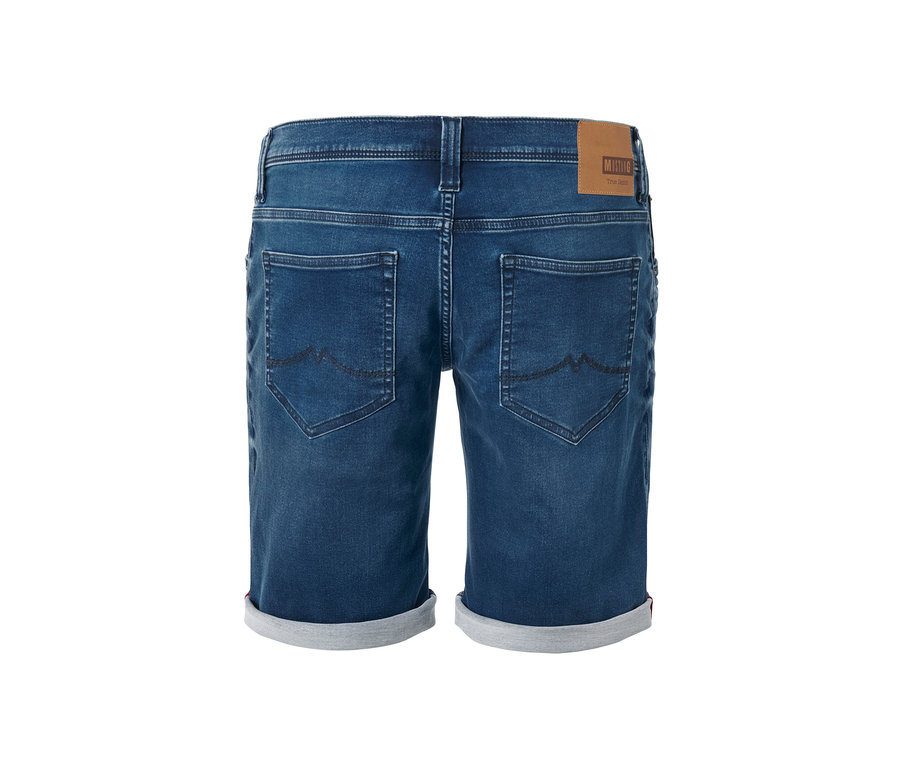 Short en jean « Mustang » bleu vu de dos.