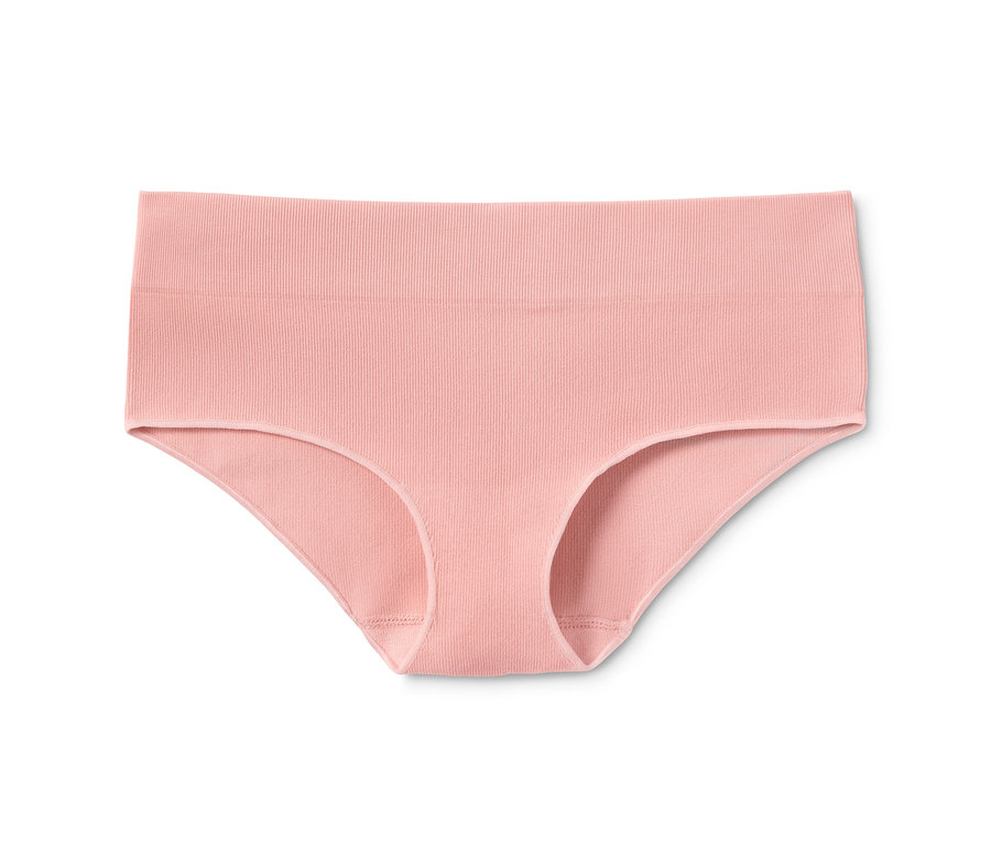 Gros plan d'une culotte rose de l'ensemble de 2 culottes sans coutures sur fond neutre.