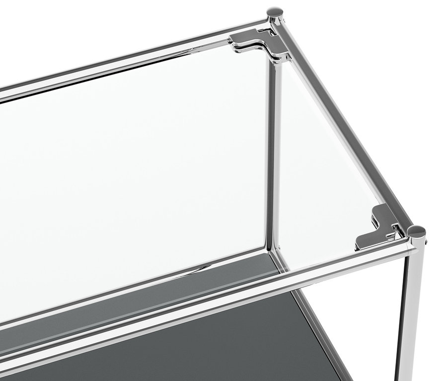 Gros plan d'une commode en métal grise « CN3 » à 2 abattants.