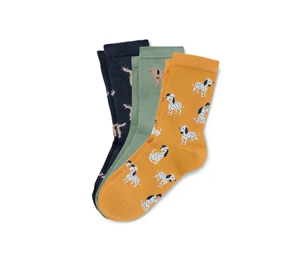 Trois paires de chaussettes 3D pour enfant avec fil moelleux en bleu marine, vert et jaune avec imprimé.