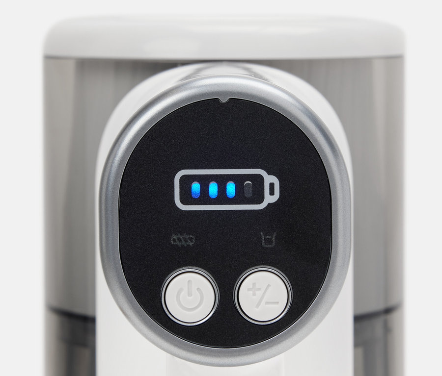 Détail d'un aspirateur sur batterie professionnel avec indicateur de niveau de batterie.