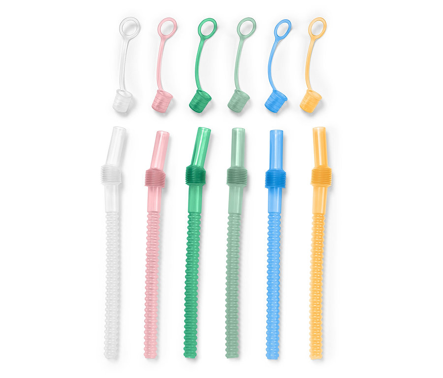 Lot de gobelets pour enfant avec des pailles et couvercles colorés.