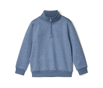 Un sweat-shirt enfant bleu avec col montant et fermeture éclair.
