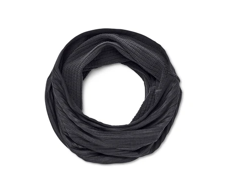 Vue détaillée d'un foulard multifonctionnel.