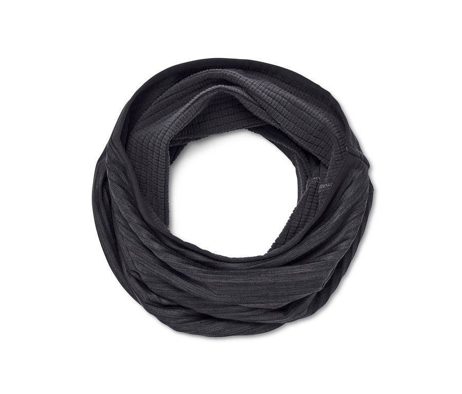 Vue détaillée d'un foulard multifonctionnel.