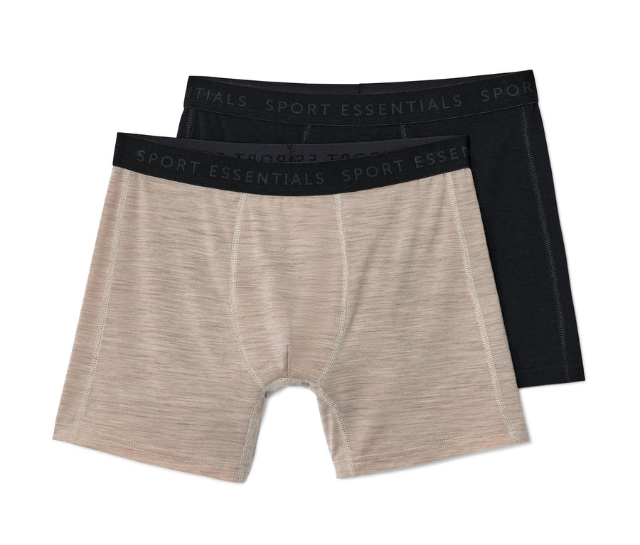 Deux boxers beiges avec de la laine mérinos superposés.