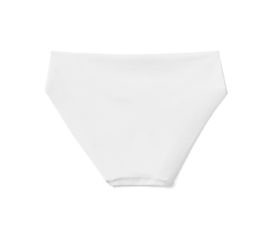 Un slip blanc 5 Slips Magic Cut sur fond blanc.