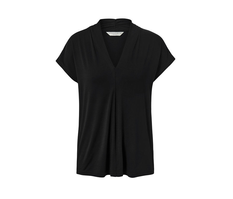 Blouse noire avec encolure en V.